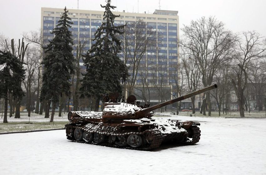  The Russian economy is eating its own muscle to survive as Putin’s war on Ukraine destroys future capacity, former central bank advisor says