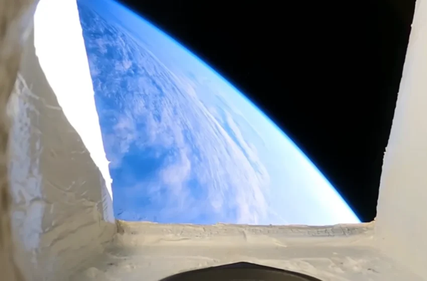  Jaw-dropping raw footage shows spacecraft ripping through the atmosphere as it reenters Earth at Mach 25