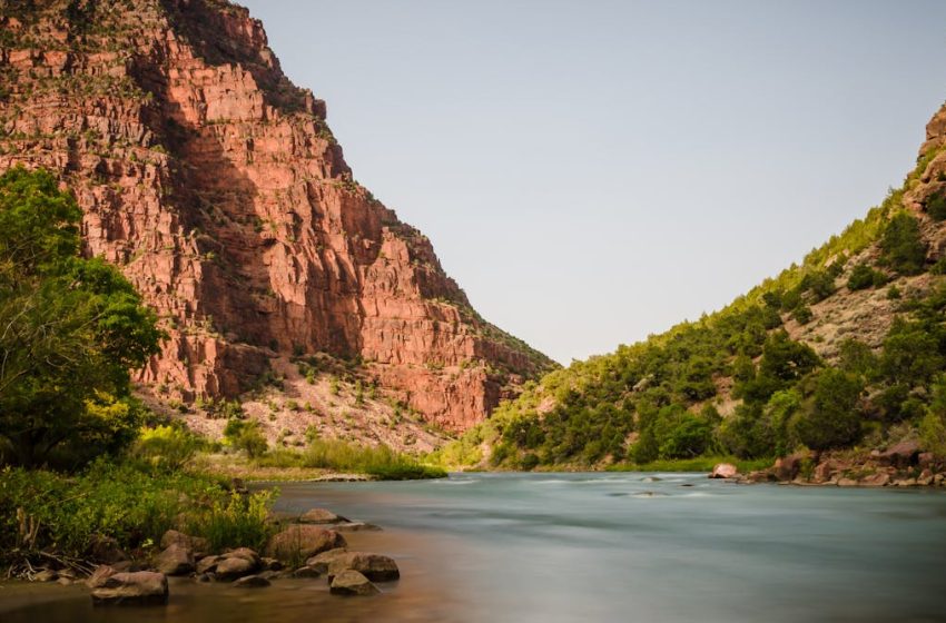  Why does this river slice straight through a mountain range? After 150 years, scientists finally know