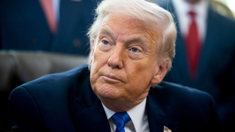  Trump jokes about suing his Federal Reserve nominee Warsh at elite Washington dinner