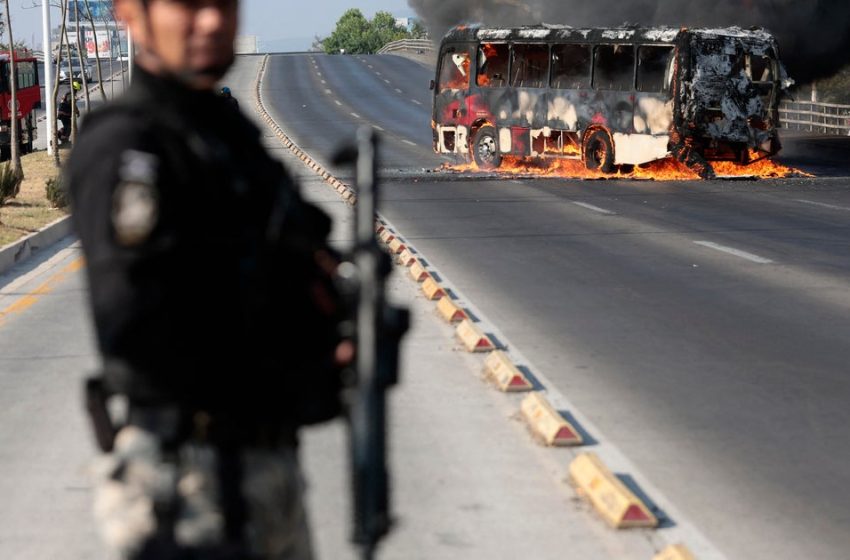  Violence erupts in Mexico after cartel leader “El Mencho” killed in military operation