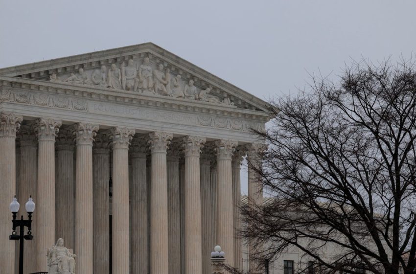  Trump administration asks Supreme Court to allow it to end deportation protections for Syrian immigrants