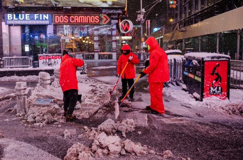  Blizzard churns out one of NYC’s top 10 snow totals