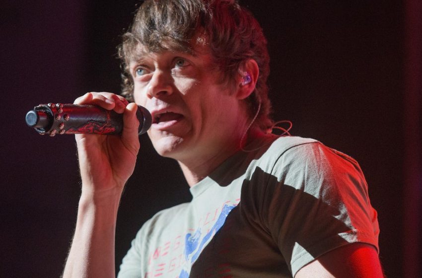  Brad Arnold, 3 Doors Down founder and lead singer, dies at 47