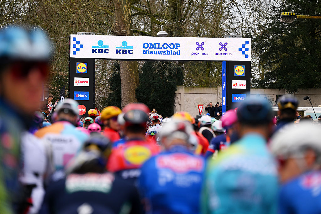 GHENT, BELGIUM - FEBRUARY 28: A general view of the peloton prior to the 21st Omloop Het Nieuwsblad 2026, Men&amp;apos;s Elite a 207.2km one day race from Ghent to Ninove / #UCIWT / on February 28, 2026 in Ghent, Belgium. (Photo by Tim de Waele/Getty Images)