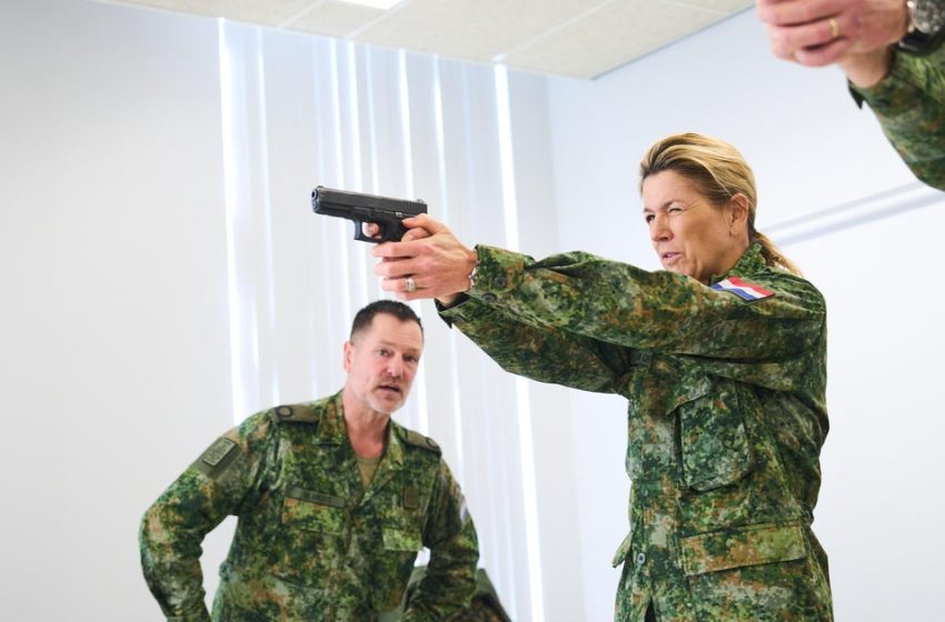  Dutch Queen Maxima joins army as a reservist, as “safety can no longer be taken for granted”