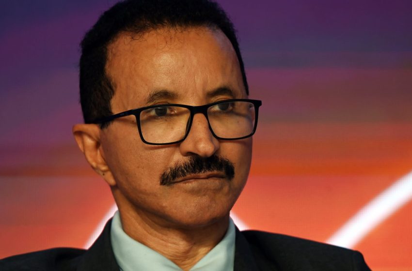  DP World boss leaves company after Epstein emails published – Financial Times