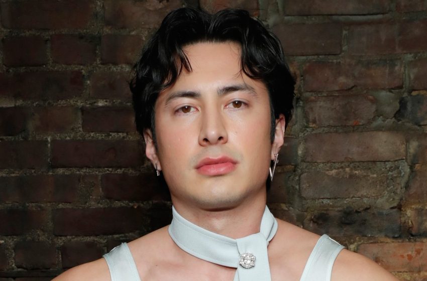  Hudson Williams Hard Launches Longtime Girlfriend On Valentine’s Day, Includes Photo With Co-Star Connor Storrie | Hudson Williams, Valentine’s Day | Celebrity News and Gossip | Entertainment, Photos and Videos