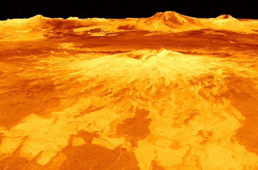  Scientists Intrigued by Possible Hollow Structures Under Surface of Venus