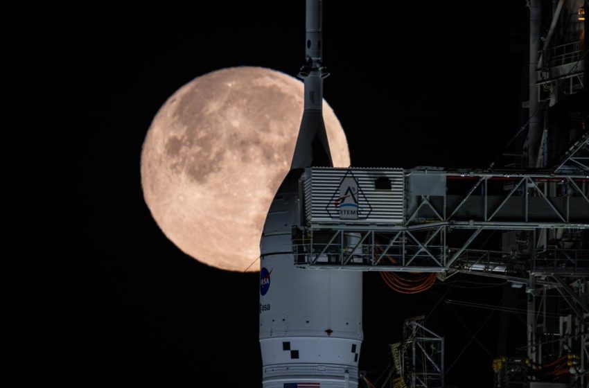  NASA will fuel up its Artemis 2 moon rocket for the 2nd time on Feb. 19. Will it leak again?