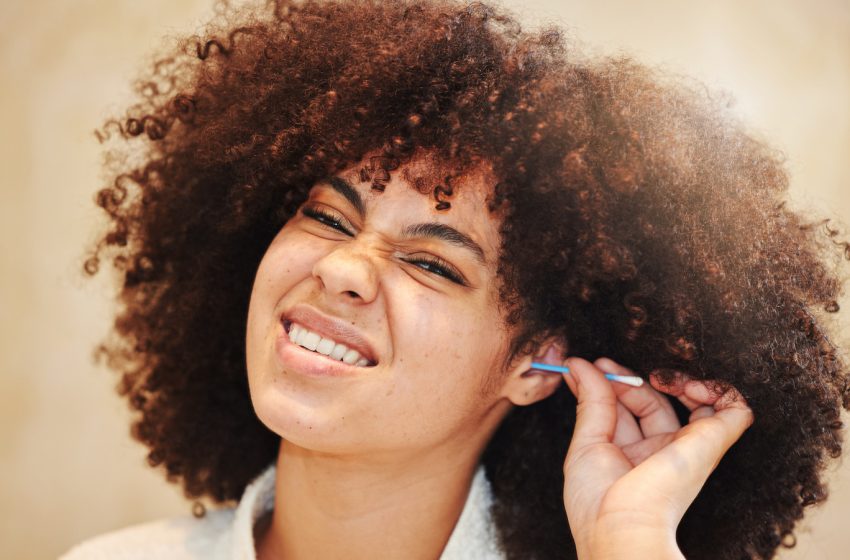  Say Goodbye To Q-Tips Forever With This Sleek Smart Gadget