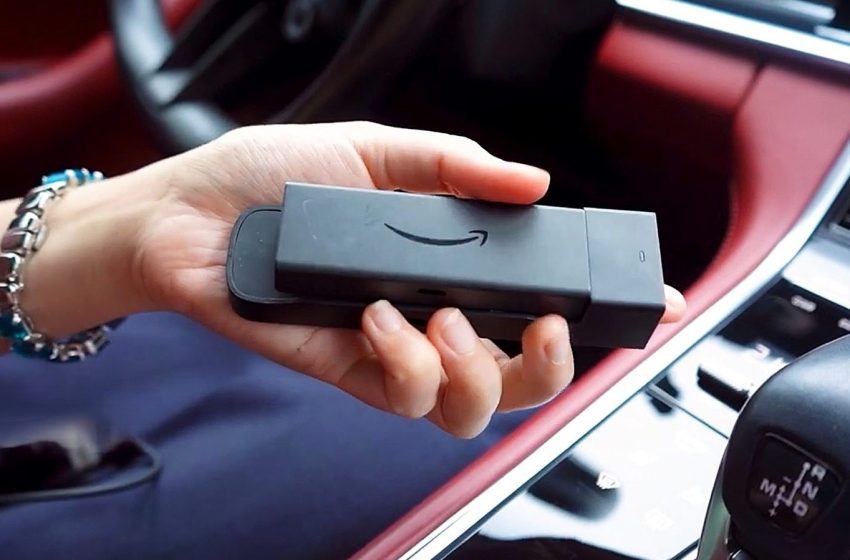  Turn Your Car’s Infotainment Center Into A Smart TV With This $60 USB Gadget