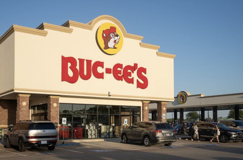  Unwritten Rules Drivers Should Know Before Pulling Into Buc-Ee’s