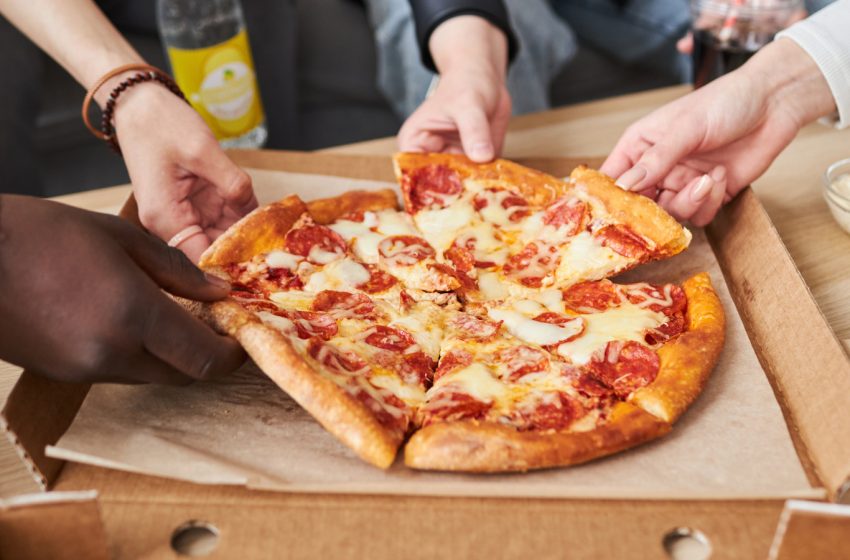  The Myth About Recycling Greasy Pizza Boxes People Need To Stop Believing