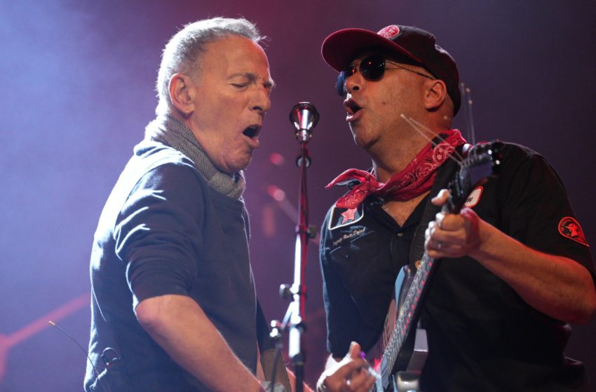  Watch Bruce Springsteen debut new anti-ICE protest song with surprise appearance at Tom Morello’s Minneapolis benefit show
