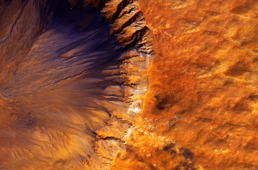  Mars Ice Could Be Hiding Life From 50 Million Years Ago, and NASA Just Proved It!