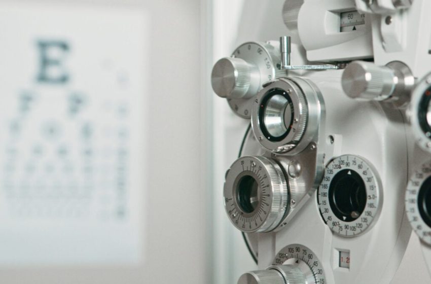  Why So Many People Suddenly Need Glasses