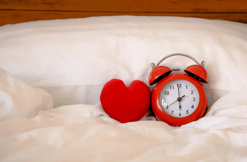  Stop eating 3 hours before bed to improve heart health