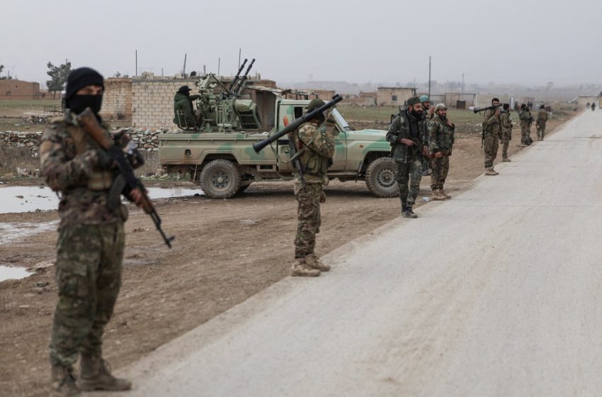  Syrian army takes over al-Shaddadi base after US withdrawal | Military News