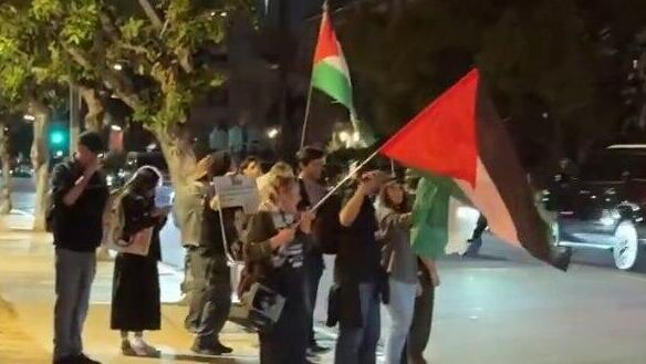  Anti-Israel protest outside Scream 7 premiere; director says ‘everyone has a right to