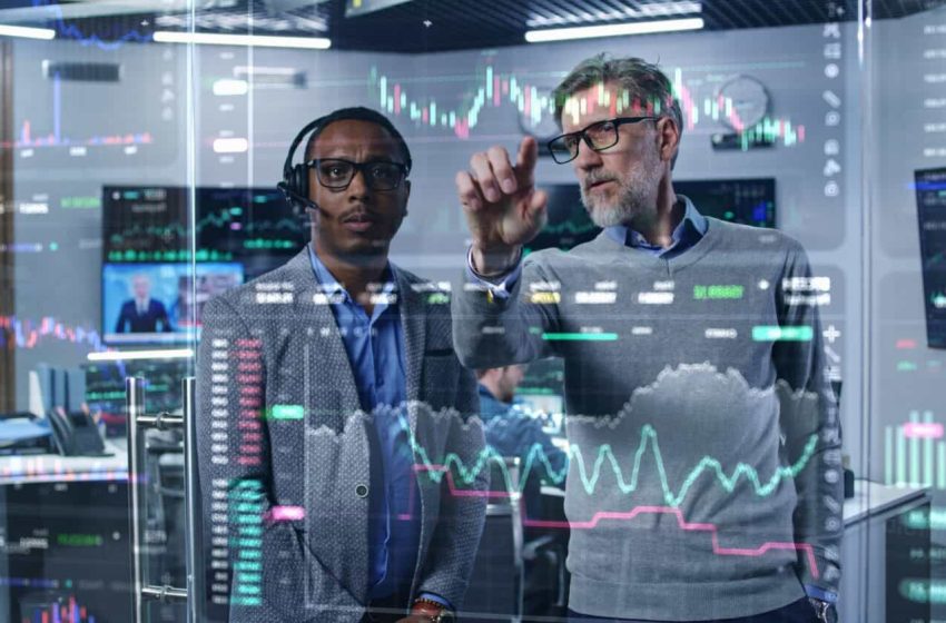  Oracle Surges 12% While Apple, Amazon Tumble in Choppy Tech Week