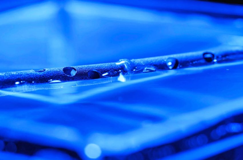  Watch: These metal tubes don’t sink in water