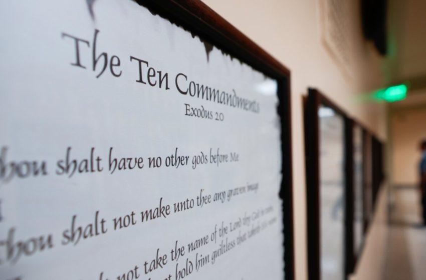  Court clears way for Louisiana law requiring Ten Commandments in classrooms to take effect : NPR