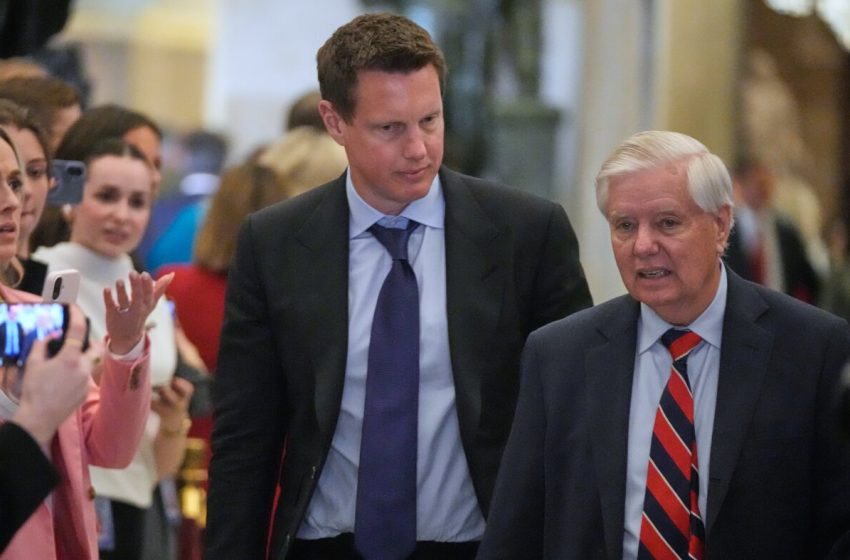  Paramount, Warner Bros deal would unite film, news and social media forces : NPR