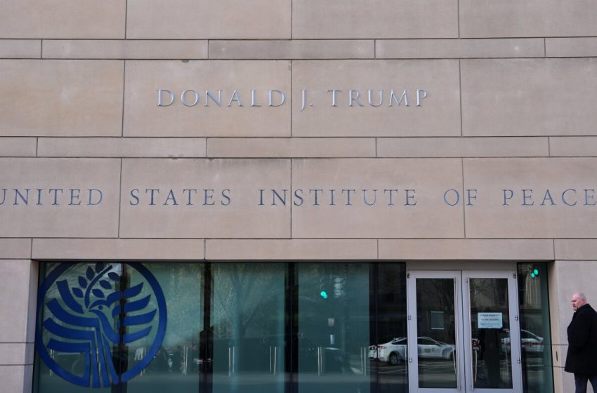  Trump gathers members of Board of Peace for first meeting, with some U.S. allies wary : NPR