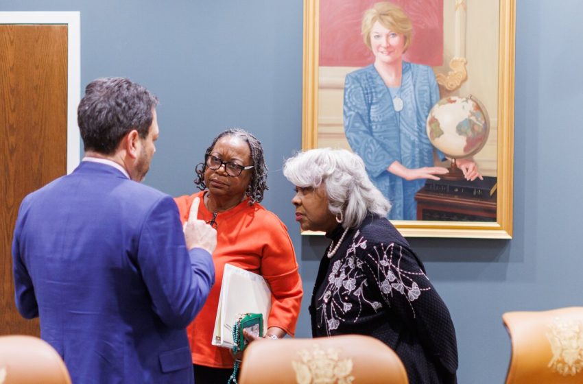  A Virginia court allows Democrats’ redistricting vote : NPR