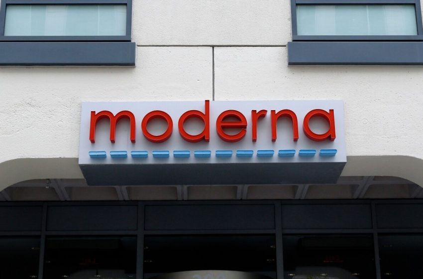  FDA agrees to review Moderna’s mRNA flu shot : NPR