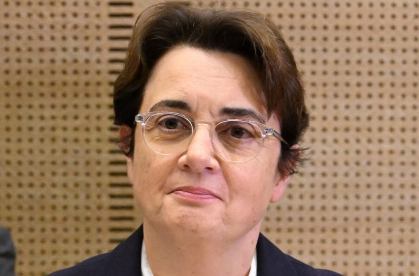  Louvre Museum director quits in wake of jewels heist in Paris : NPR