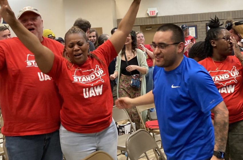  In a historic vote, Tennessee Volkswagen workers get their first union contract : NPR