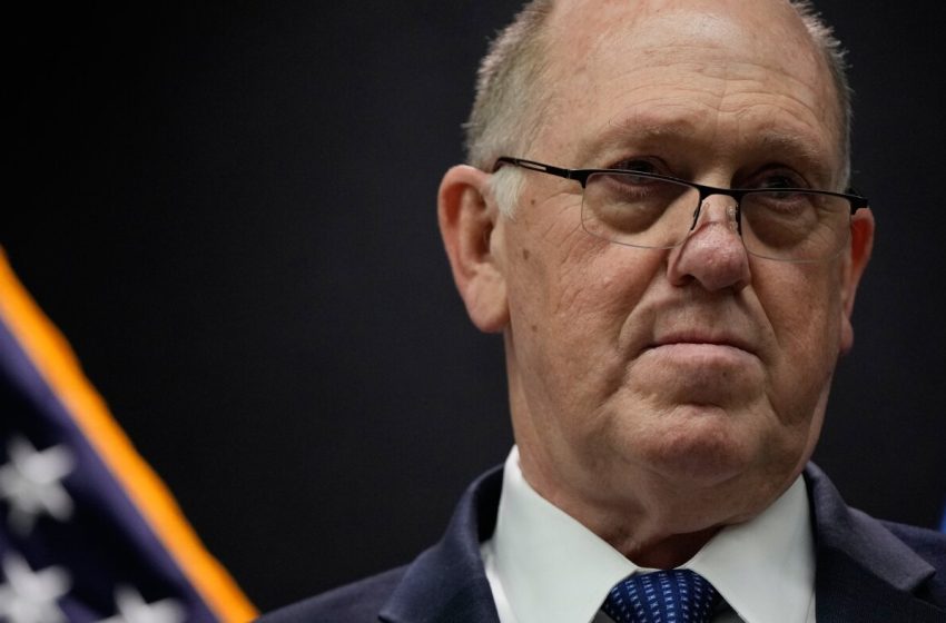  Trump border czar Homan says ‘small’ security force to stay in Minnesota : NPR