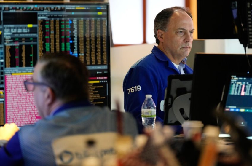  US stocks drop sharply as investors hunt for losers that will be hurt by AI