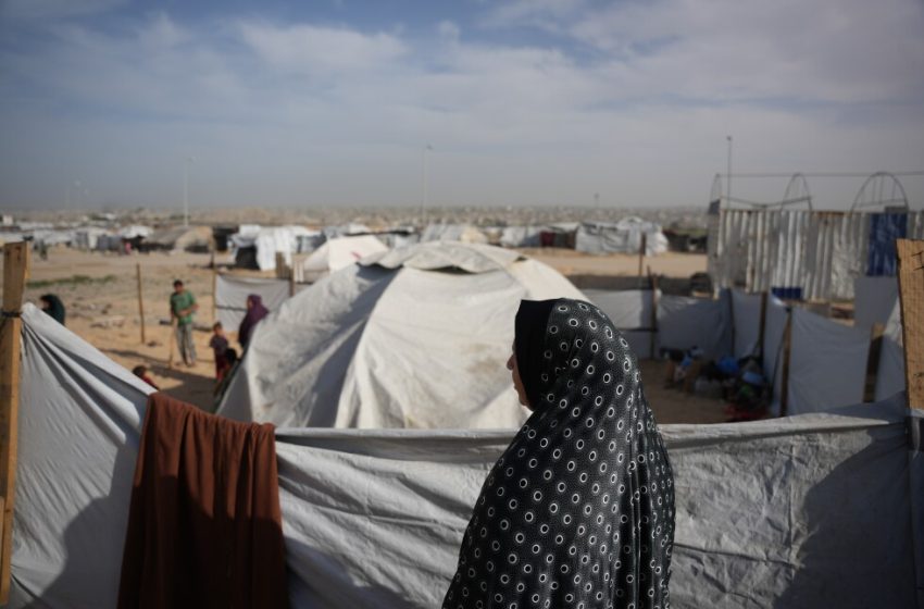  Gaza’s Rafah border crossing has reopened but few people get through