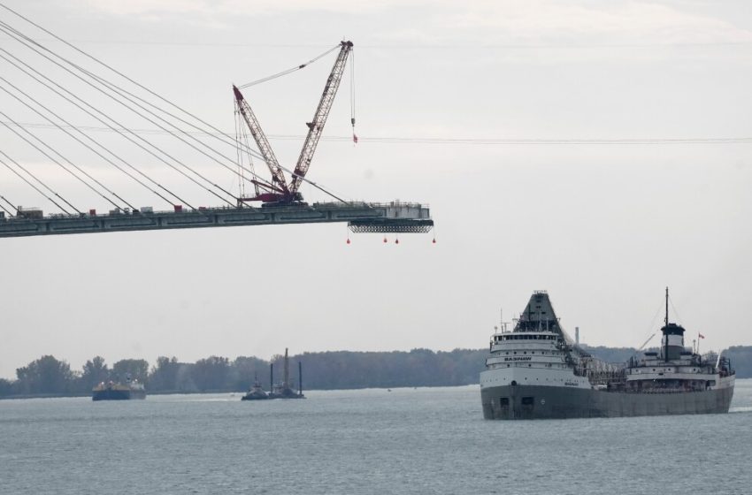  Trump can amend permit for US-Canada bridge, White House says