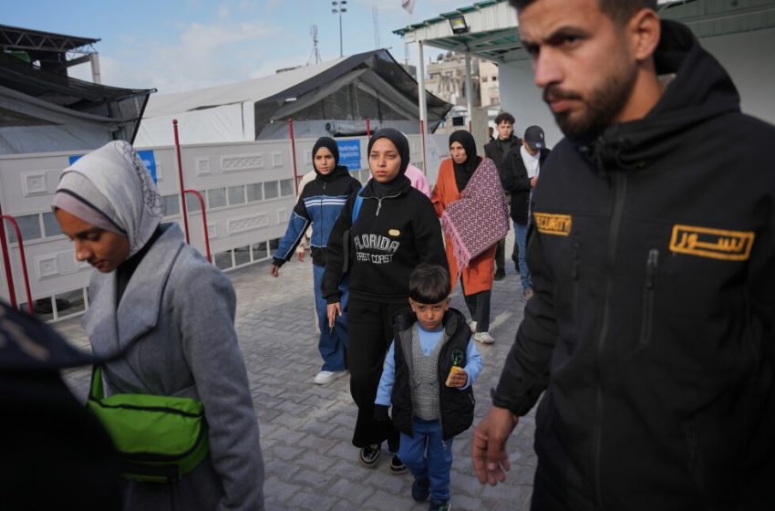  Gaza’s Rafah crossing reopens after 2-day closure