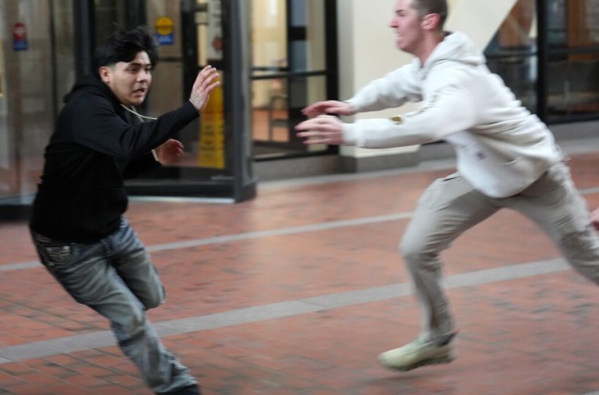  Walz says federal immigration crackdown in Minnesota could end soon