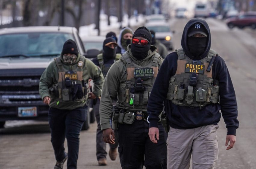  Reports of immigration agents in disguise stoke fears in Minnesota