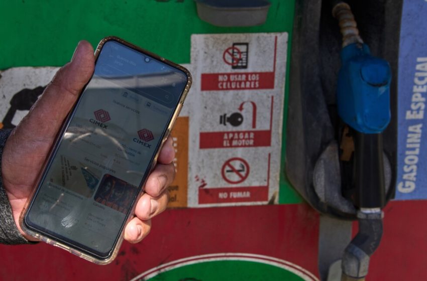  Cuban drivers face monthslong wait for gasoline