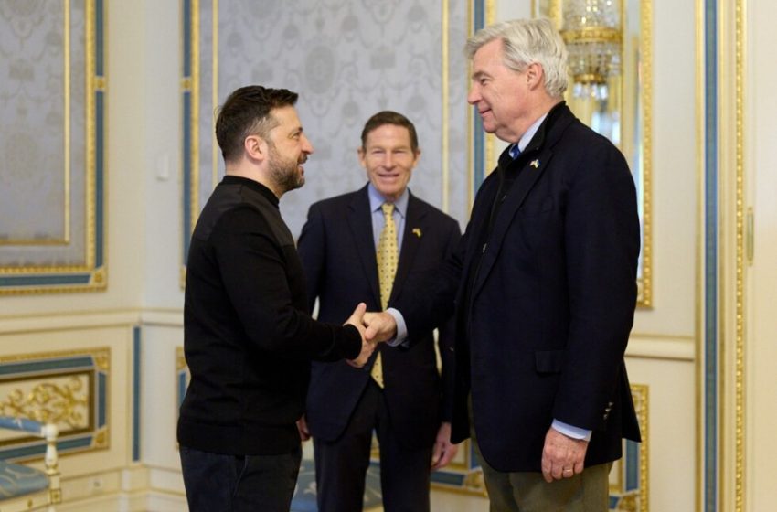  US senators visit Ukraine as they push for new Russian sanctions