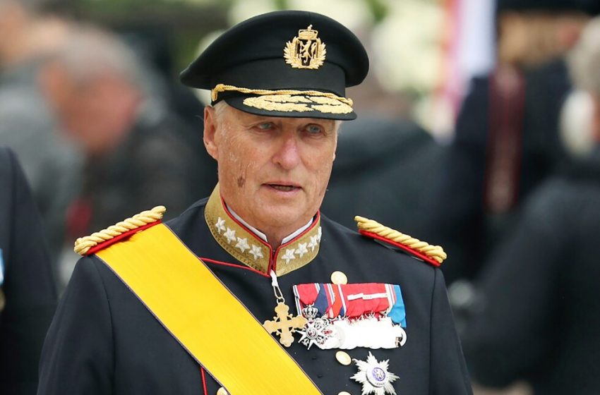  Norway’s King Harald admitted to a hospital in Canary Islands