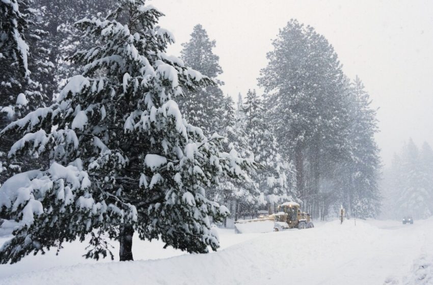  Authorities say 6 skiers still alive, 10 missing after Northern California avalanche