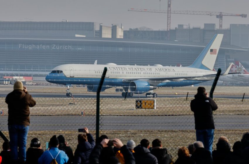  Air Force One will be painted red, white and blue