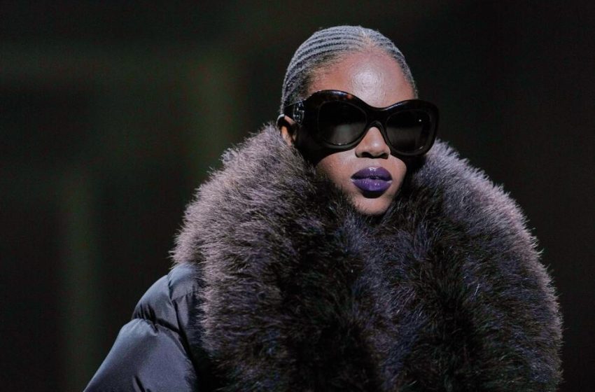  Demna unveils new Gucci vision at Milan Fashion Week with skin-tight minidress