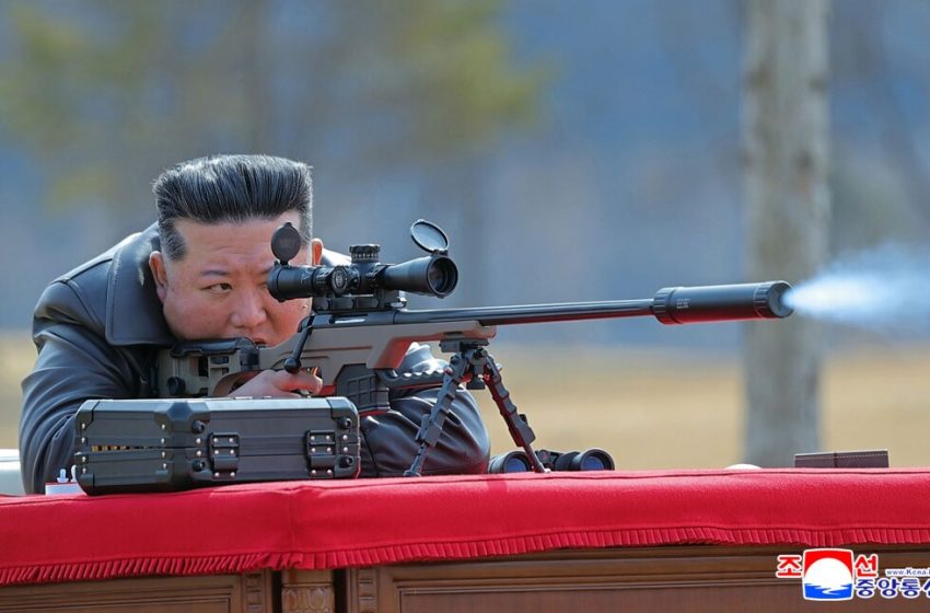  North Korea’s Kim gifts rifles to top officials after party congress