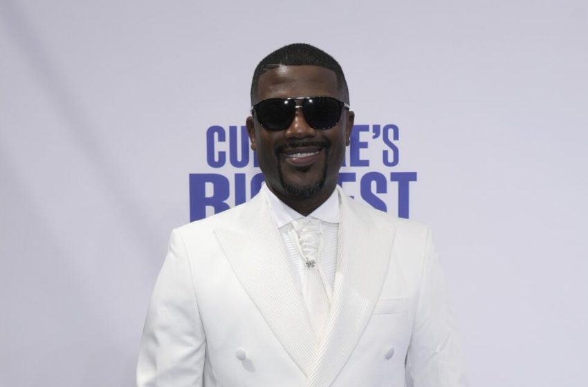  There may be a reason for Ray J’s ‘bloody’ eyes in concert