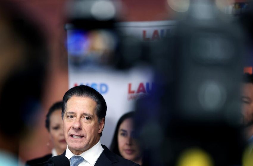  FBI raids LAUSD Supt. Alberto Carvalho’s home, office