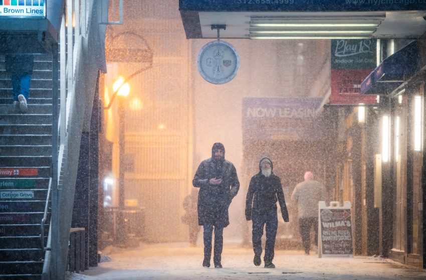  After Sunday Storms, Chicago To Get Hit By Snow And Bitter Cold, Weather Service Says
